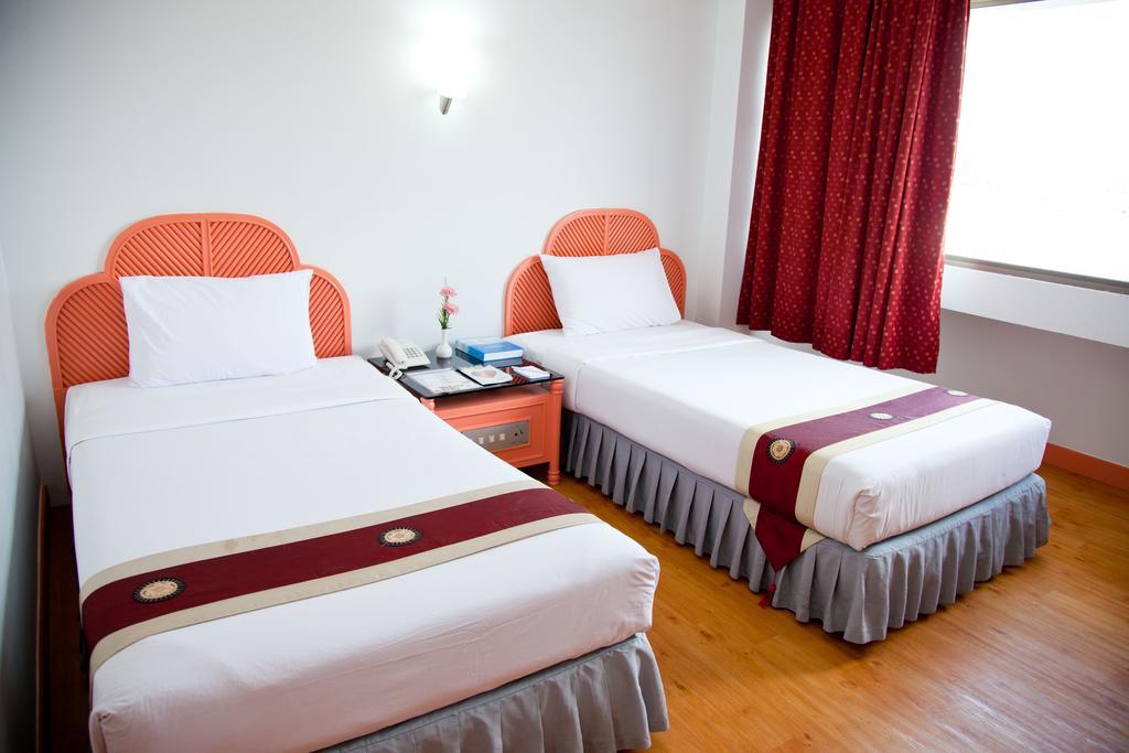 Thumrin Hotel Trang Δωμάτιο φωτογραφία