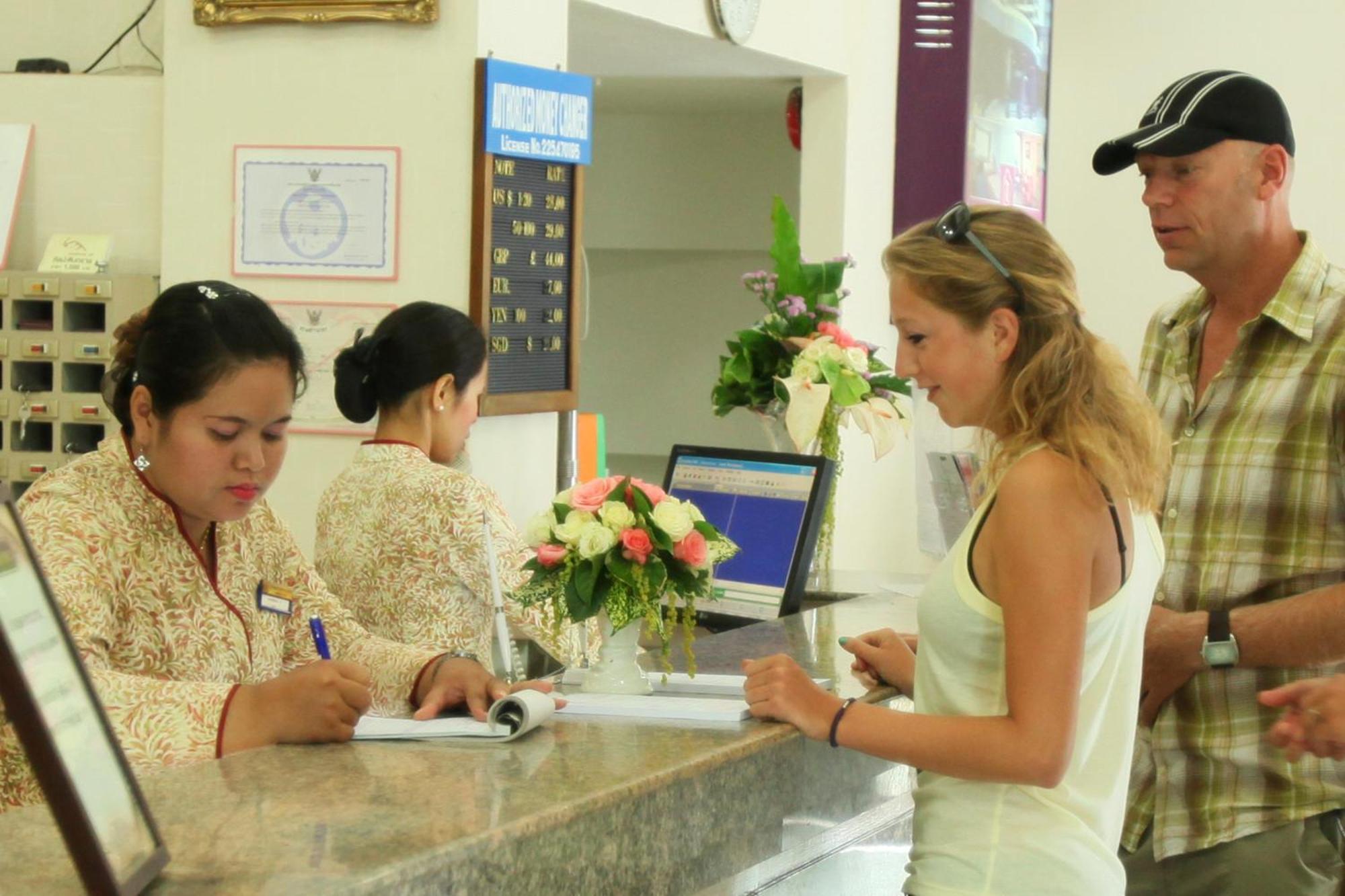 Thumrin Hotel Trang Εξωτερικό φωτογραφία
