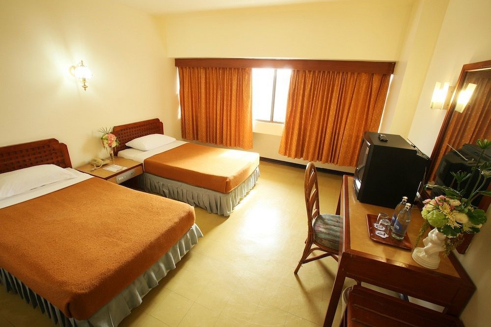 Thumrin Hotel Trang Εξωτερικό φωτογραφία