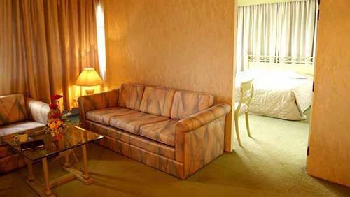 Thumrin Hotel Trang Εξωτερικό φωτογραφία